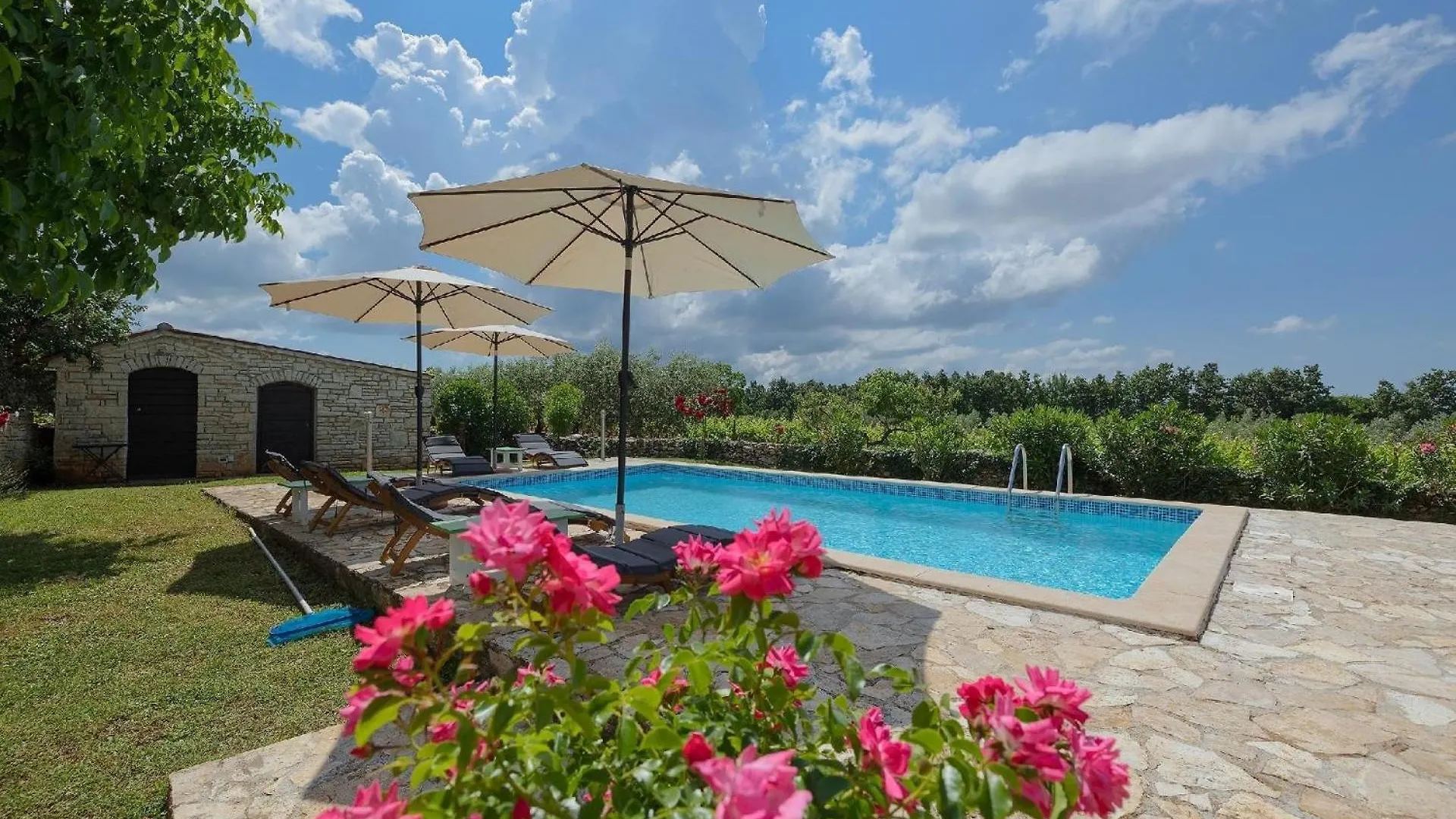 Ferienhaus Mit Privatpool Fuer 8 Personen Ca 250 Qm In Klarici, Istrien Binnenland Von Istrien Butkovići Chorvatsko