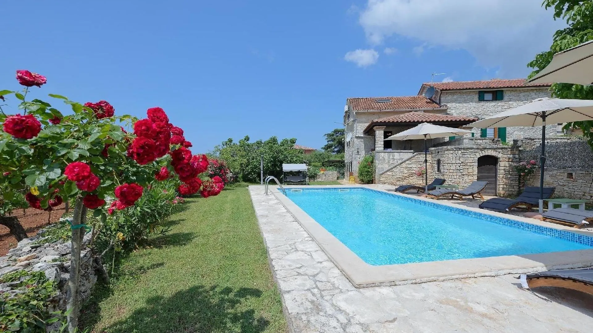 Ferienhaus Mit Privatpool Fuer 8 Personen Ca 250 Qm In Klarici, Istrien Binnenland Von Istrien Butkovići 0*,