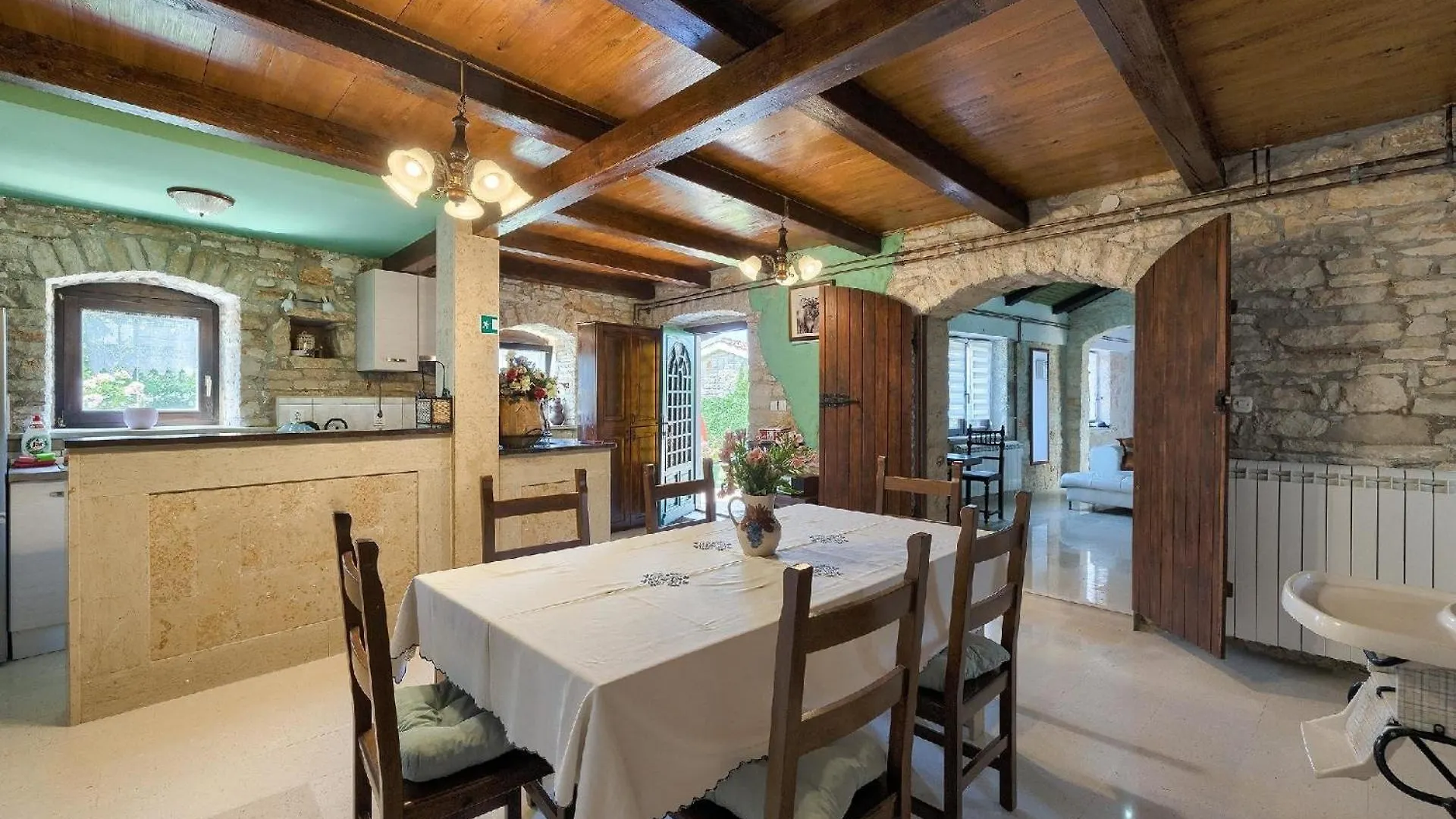 Ferienhaus Mit Privatpool Fuer 8 Personen Ca 250 Qm In Klarici, Istrien Binnenland Von Istrien Butkovići